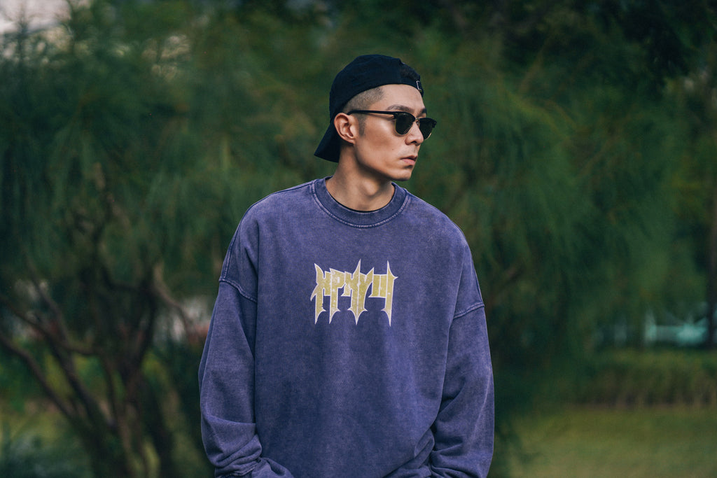 XPX CRACKED XPXVIII. PRINT WASHED PURPLE CREW NECK SWEATER