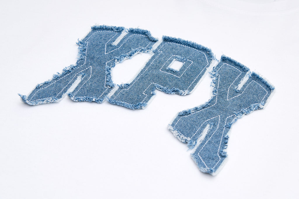 XPX DENIM EMBROIDERY PRINT WHITE CREW NECK TEE