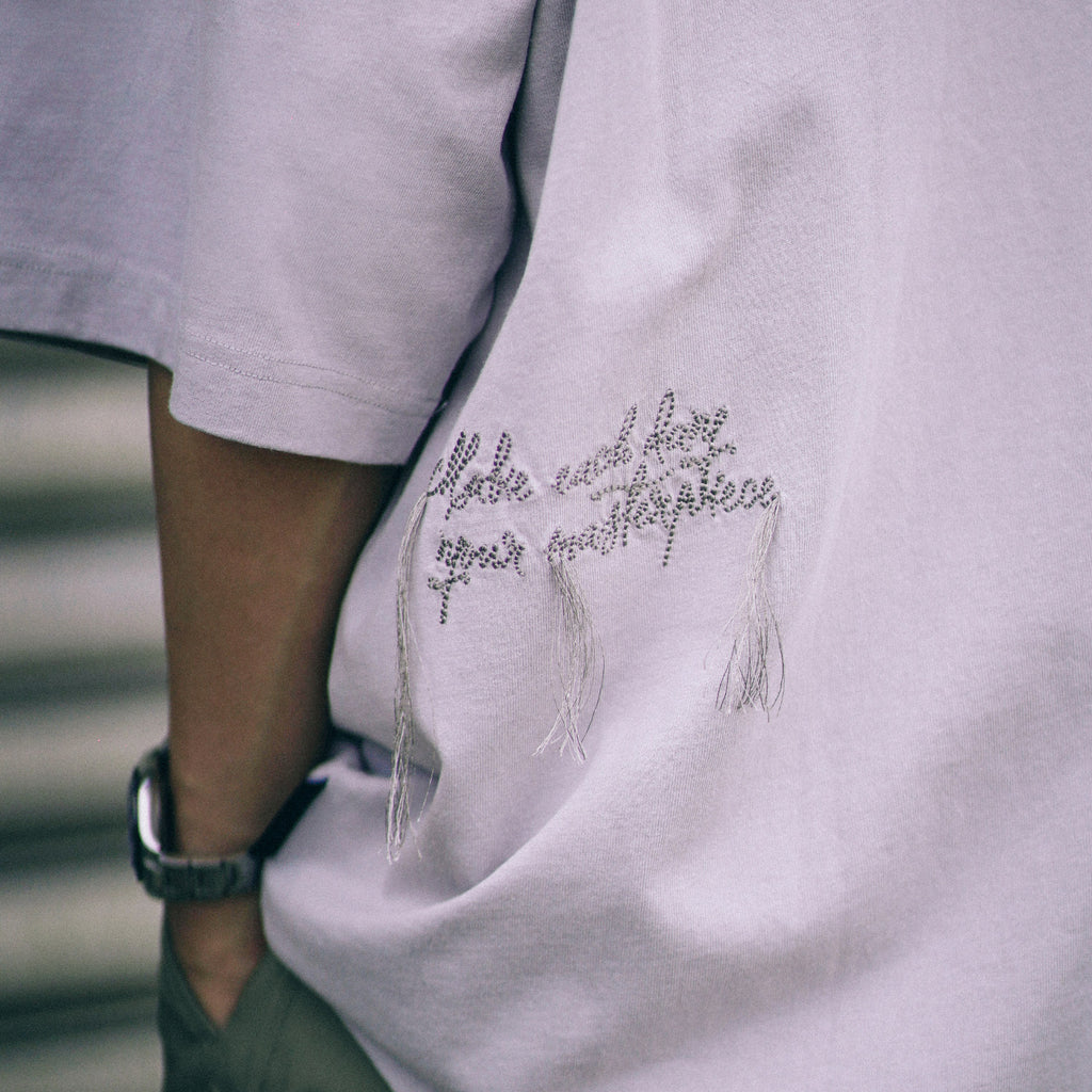XPX TRIPLE XPX. STITCHING LOGOS CREW NECK TEE IN LIGHT GREY