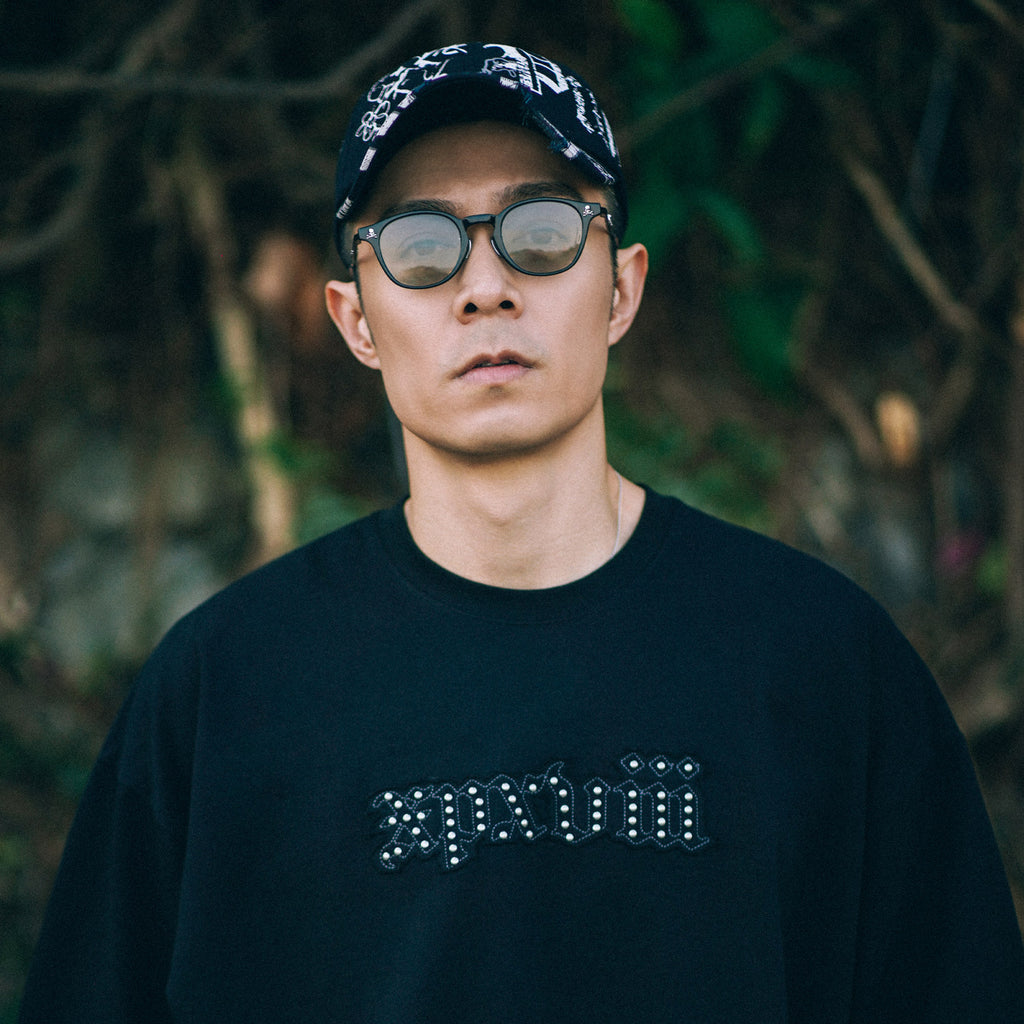 XPX XPXVIII PATCHES WITH STUDS BLACK CREW NECK TEE