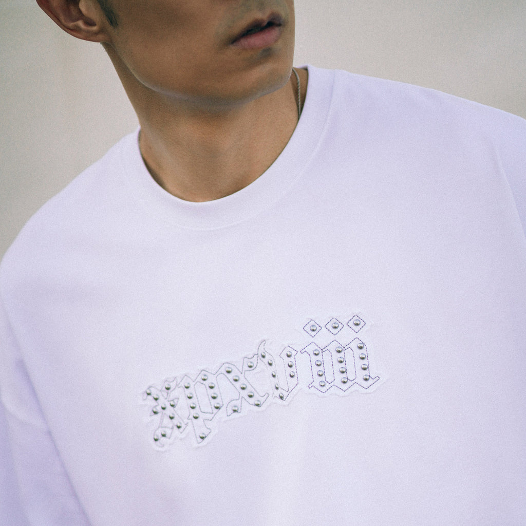 XPX XPXVIII PATCHES WITH STUDS WHITE CREW NECK TEE